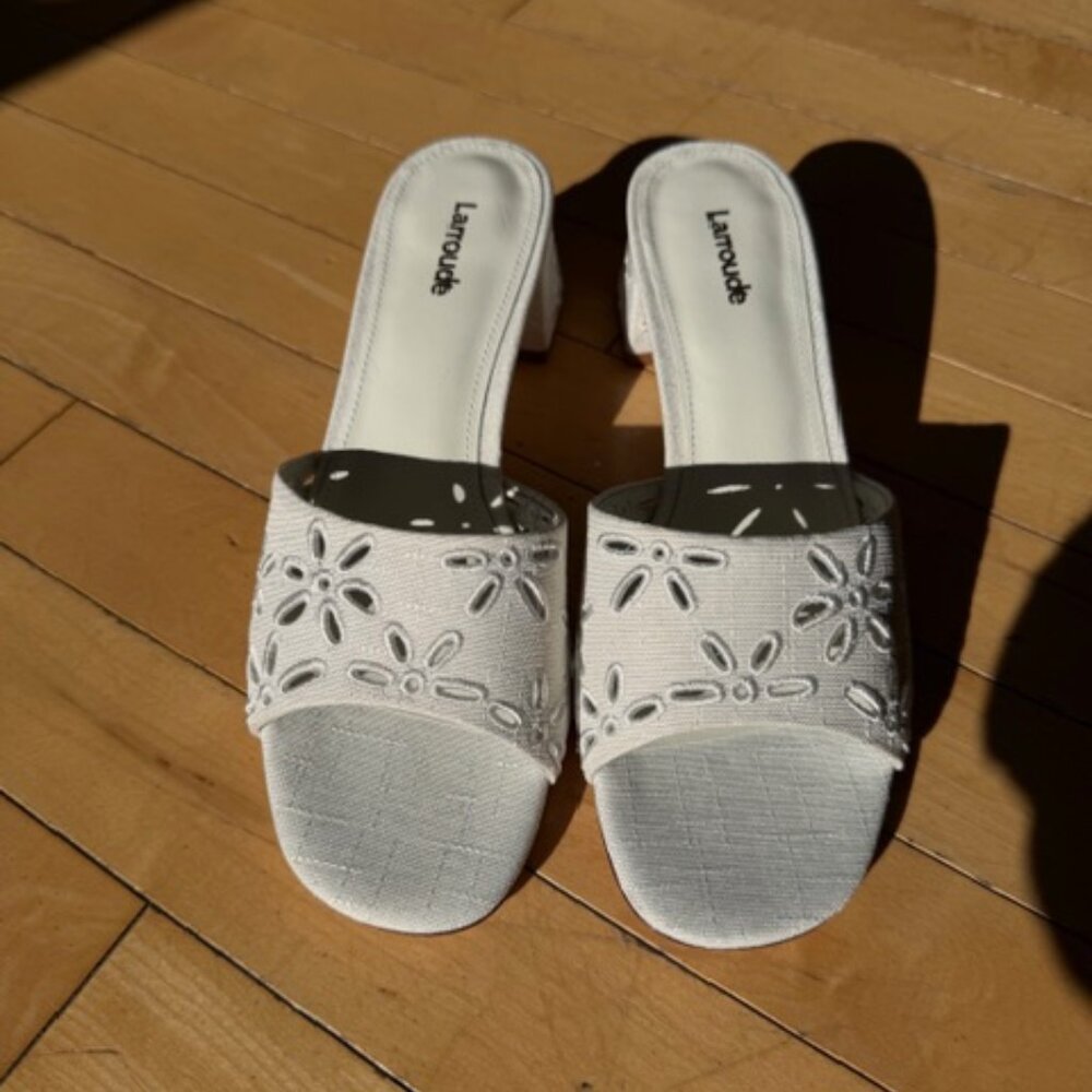 Larroudé Brigitte Eyelet Embroidered Slip On Sandals Sz 8